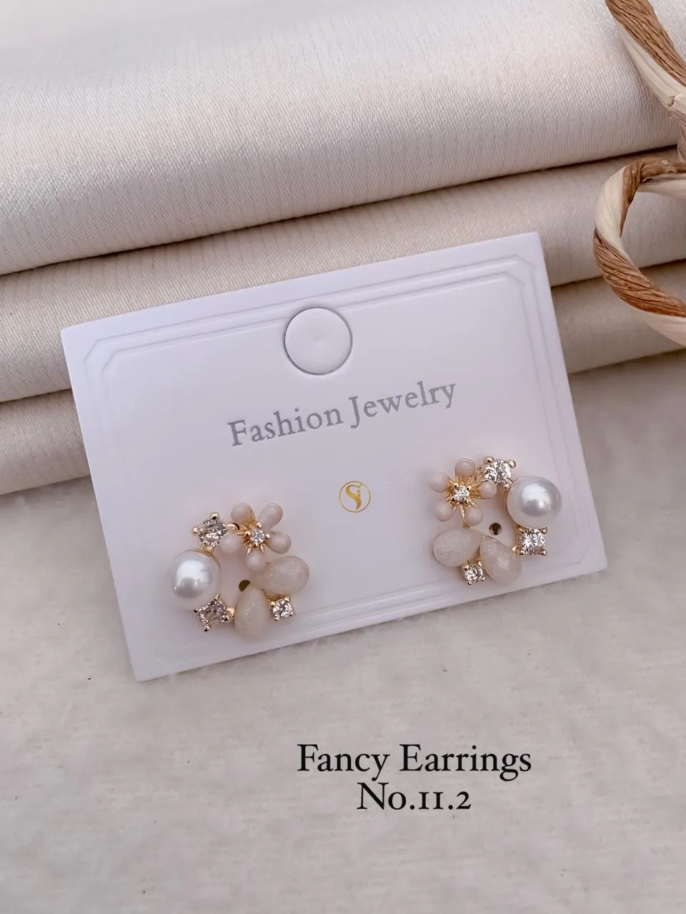 Soft pearl floral crystal stud earrings