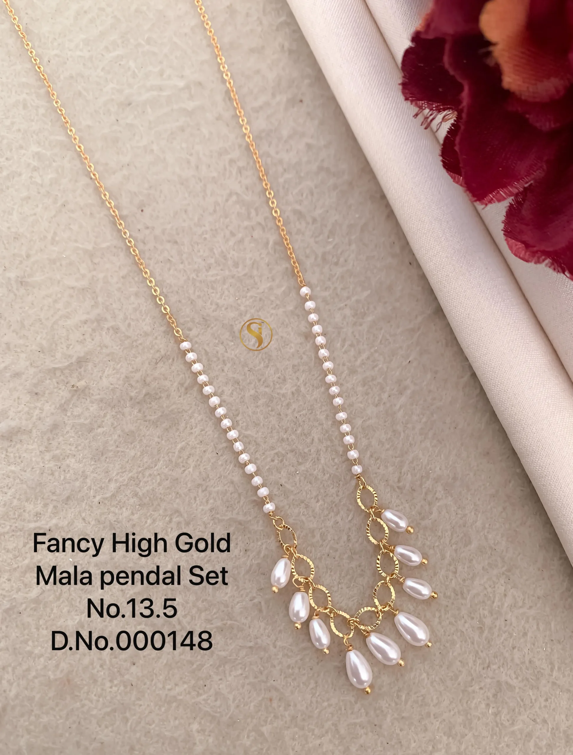 Fancy high gold mala pendant set with pearl drop detailing
