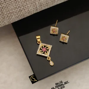 Trendy square swirl ad pendant set for ladies