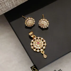 Royal cluster round ad pendant set for parties