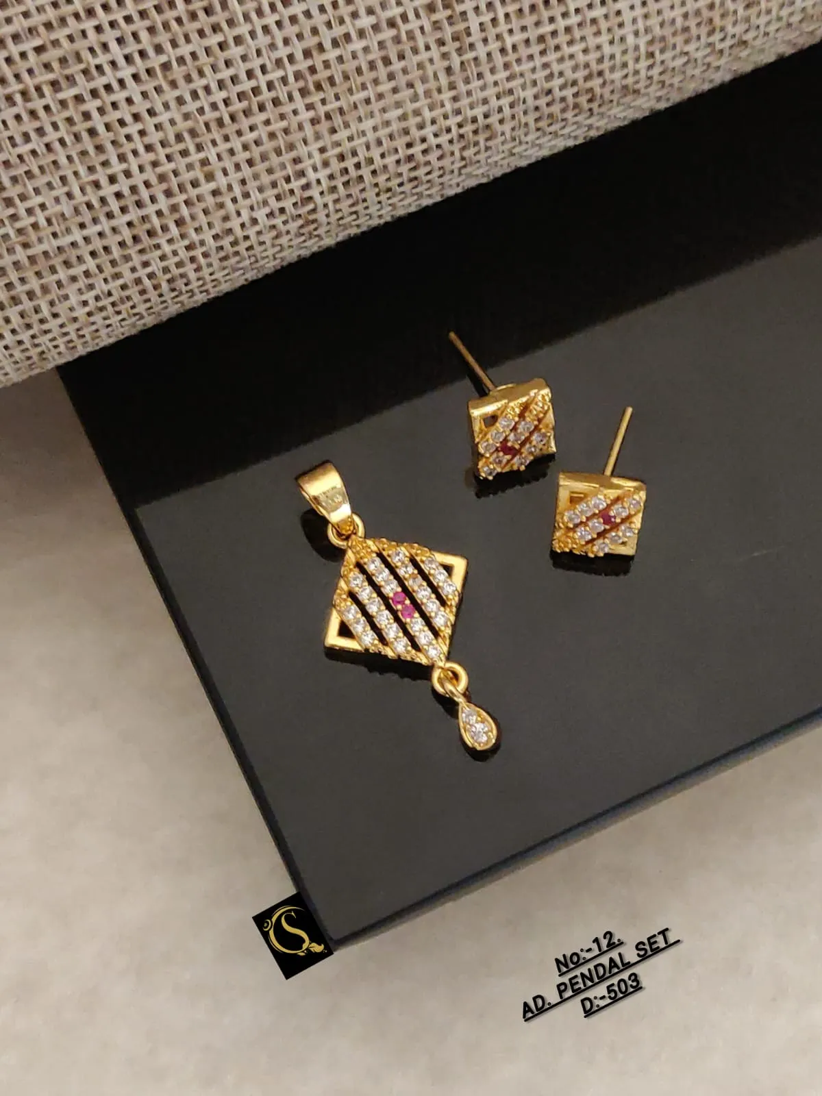 elegant gold ad pendant set for women