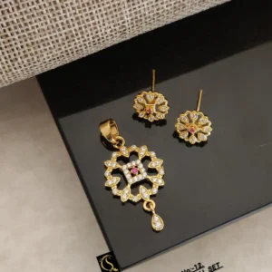 stylish floral ad pendant set for daily wear