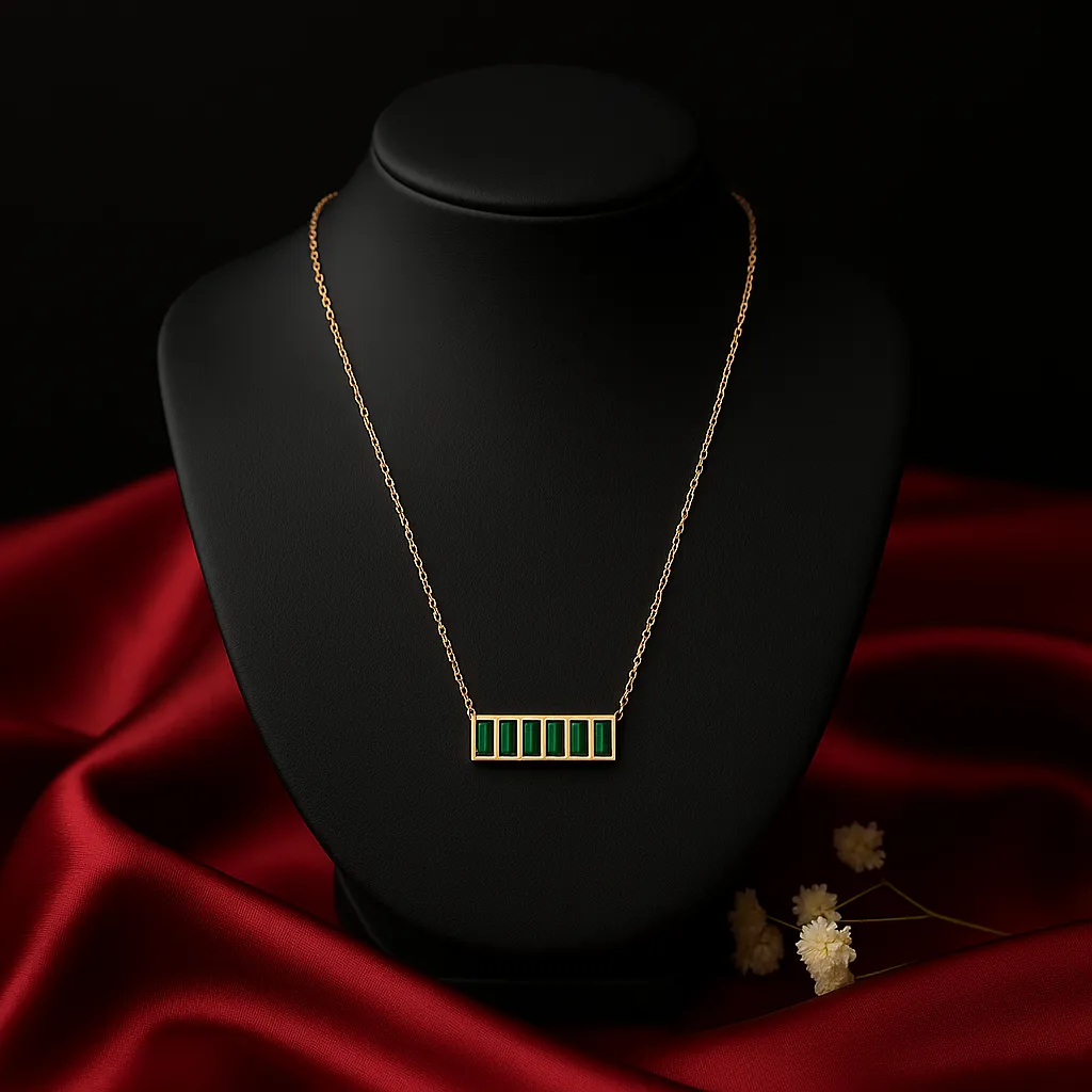 Green Bar Design Pendant Necklace